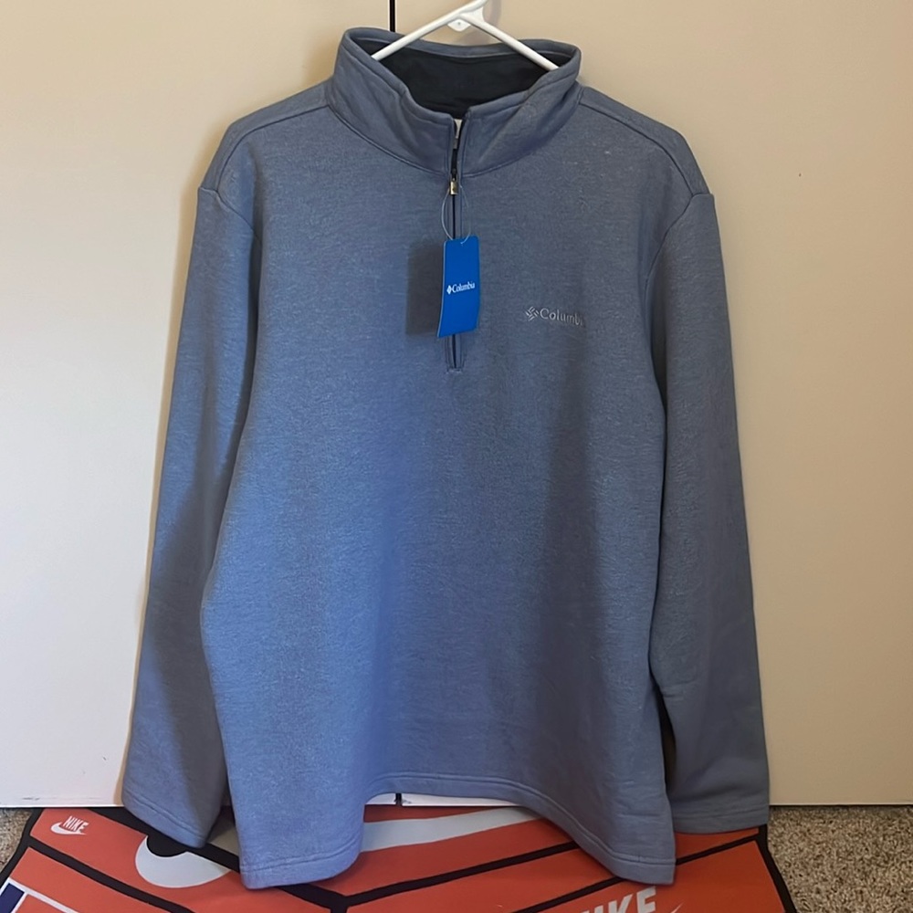 Columbia Men’s Large blue pullover